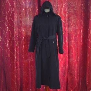 Women's London Fog Hooded Trench Coat. Size 10P With Zip-Up Liner.